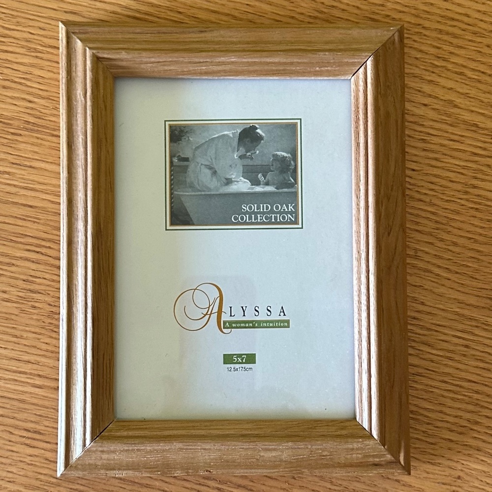 Alyssa Solid Oak Picture Frame
